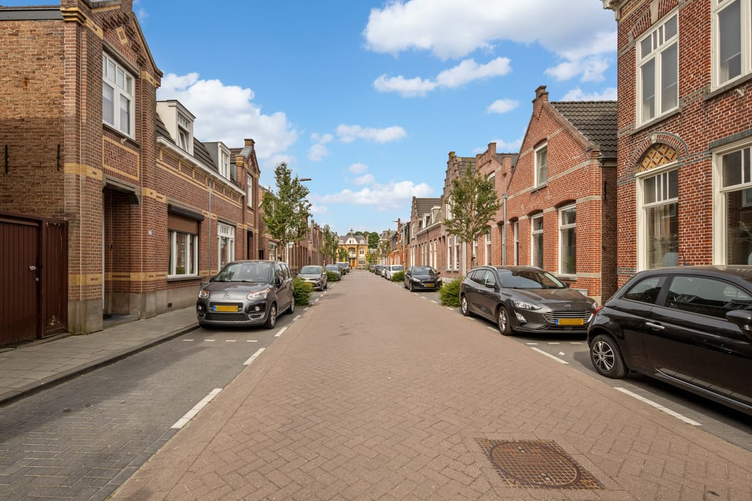 Foto 38 van Boulevard Antverpia 15