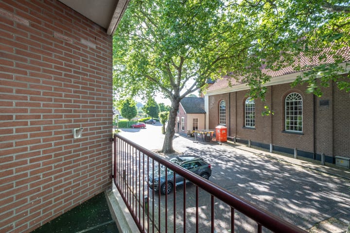 Foto 8 van Kerkplein 11