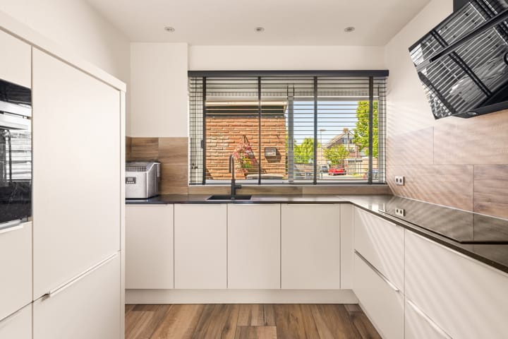 Foto 10 van Tongnaald 17