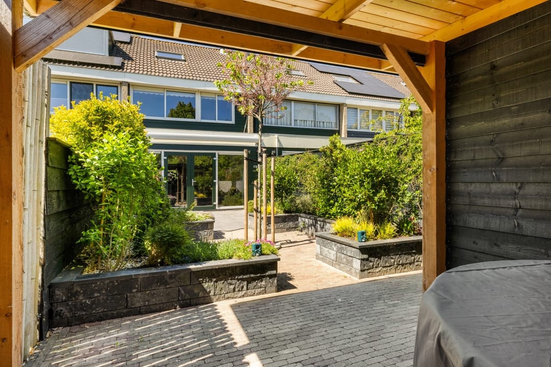 Foto 16 van Tongnaald 17