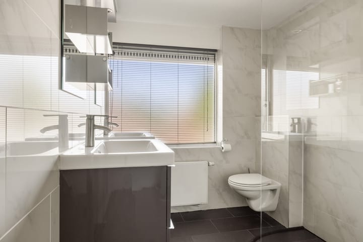 Foto 22 van Tongnaald 17