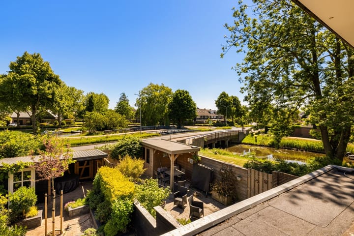 Foto 29 van Tongnaald 17