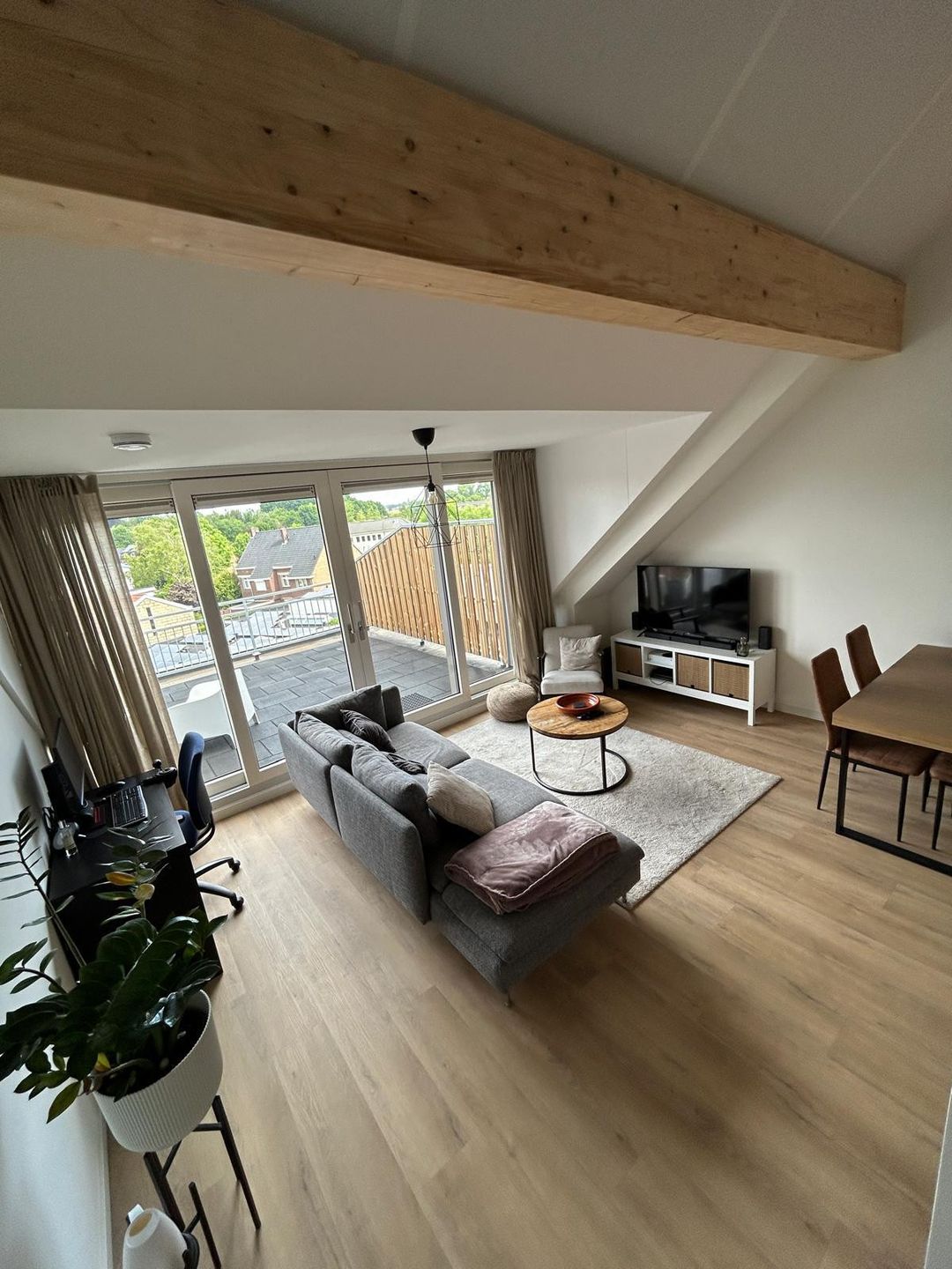 Foto 8 van Rijksweg 63-A