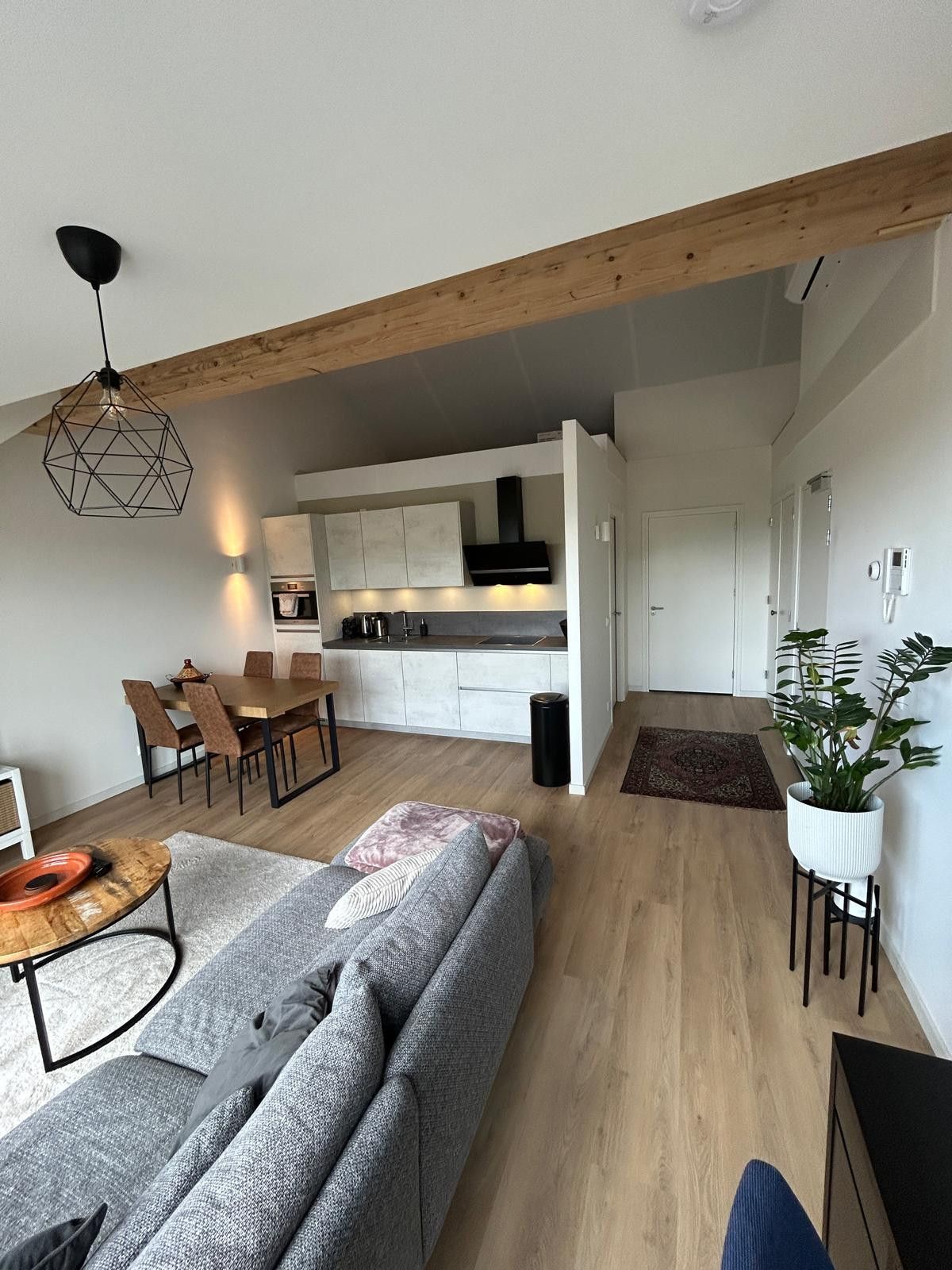 Foto 9 van Rijksweg 63-A