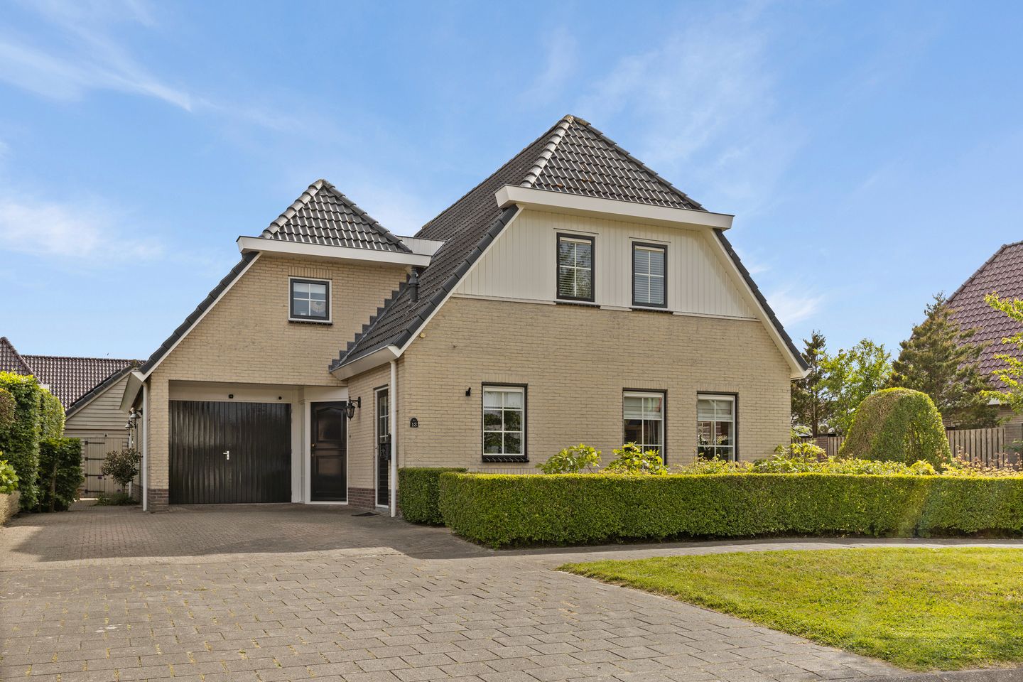 Foto 1 van Zilverschoon 13