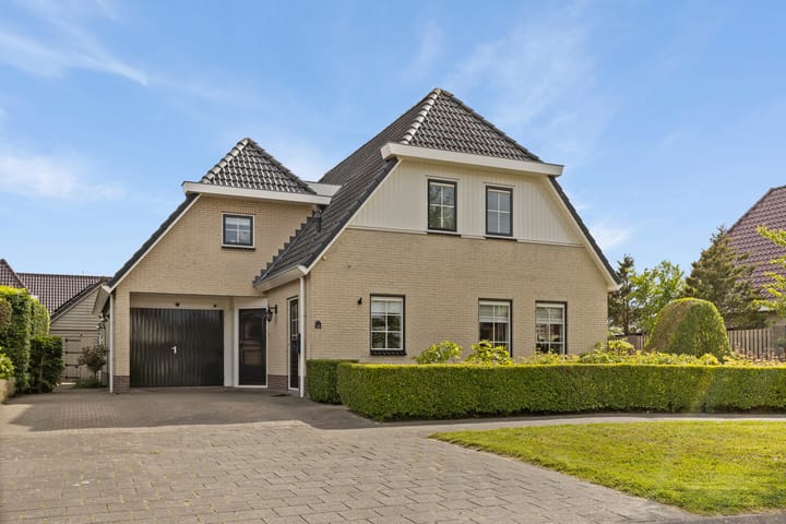 Foto 1 van Zilverschoon 13