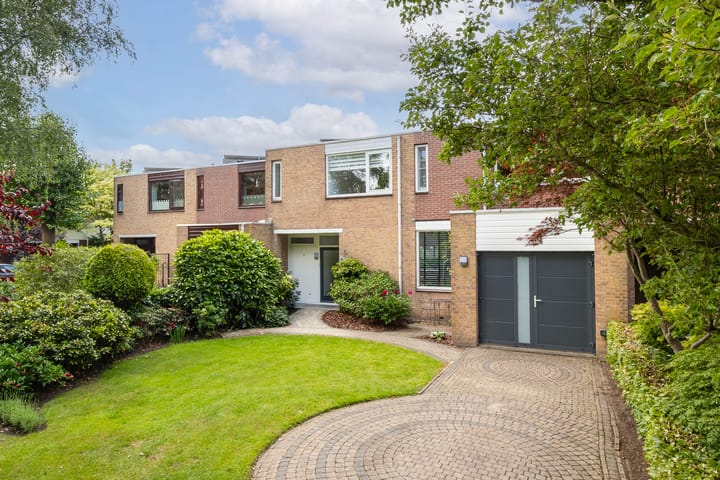 Foto 2 van A.G.M. van der Hoevenstraat 85