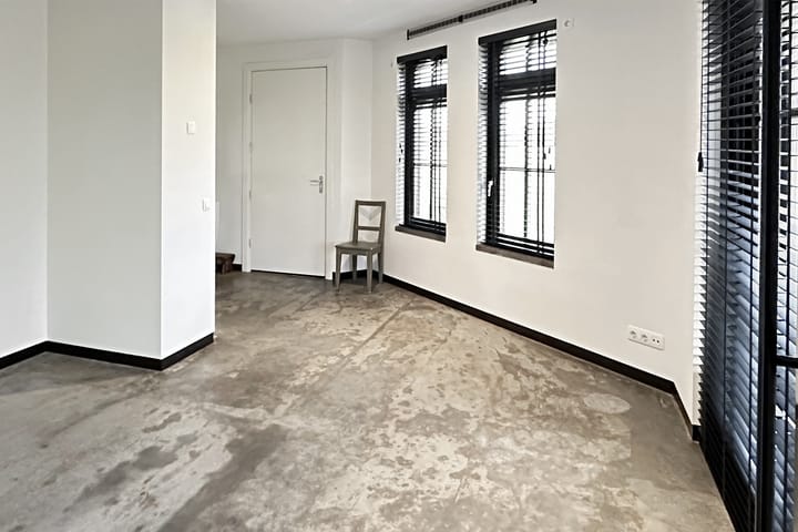 Photo 34 of Bernhardstraat 63