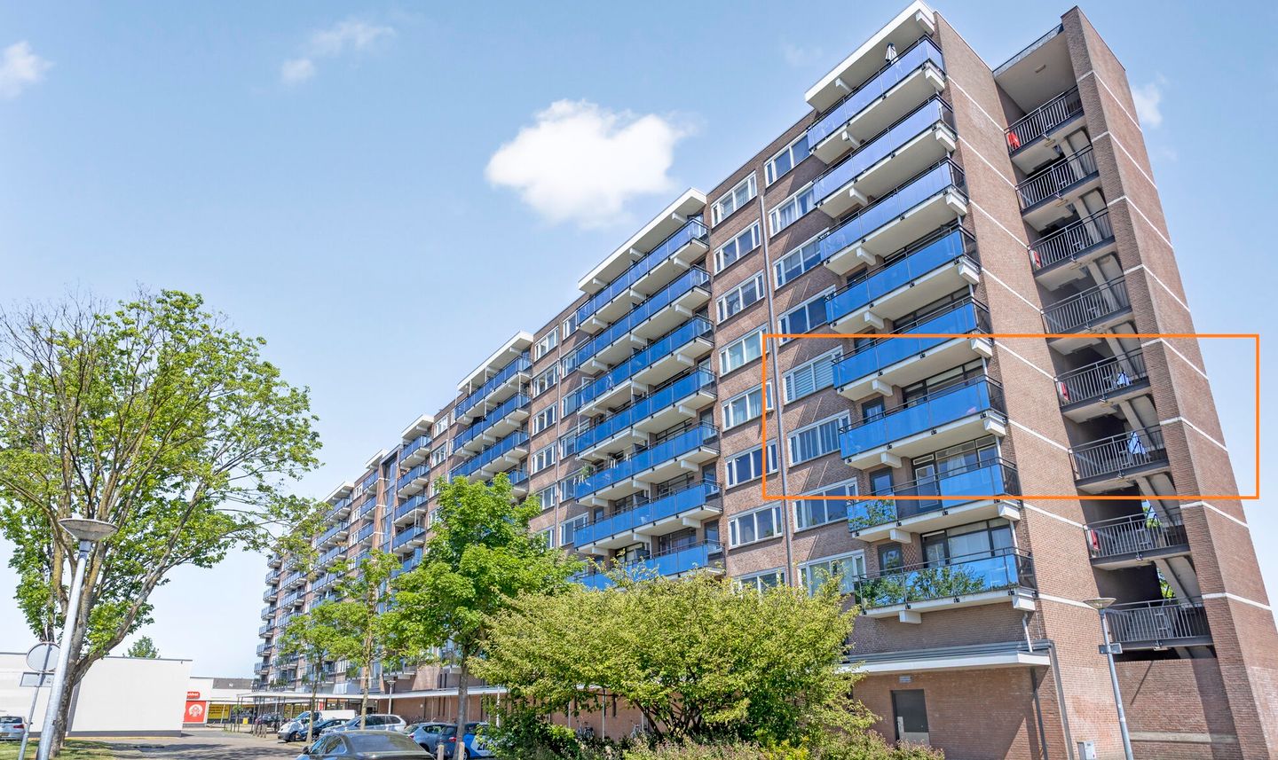 Foto 1 van Nederlandplein 18