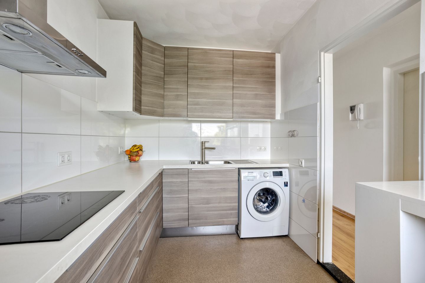 Foto 10 van Nederlandplein 18