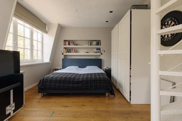 Foto 26 van De Lairessestraat 77