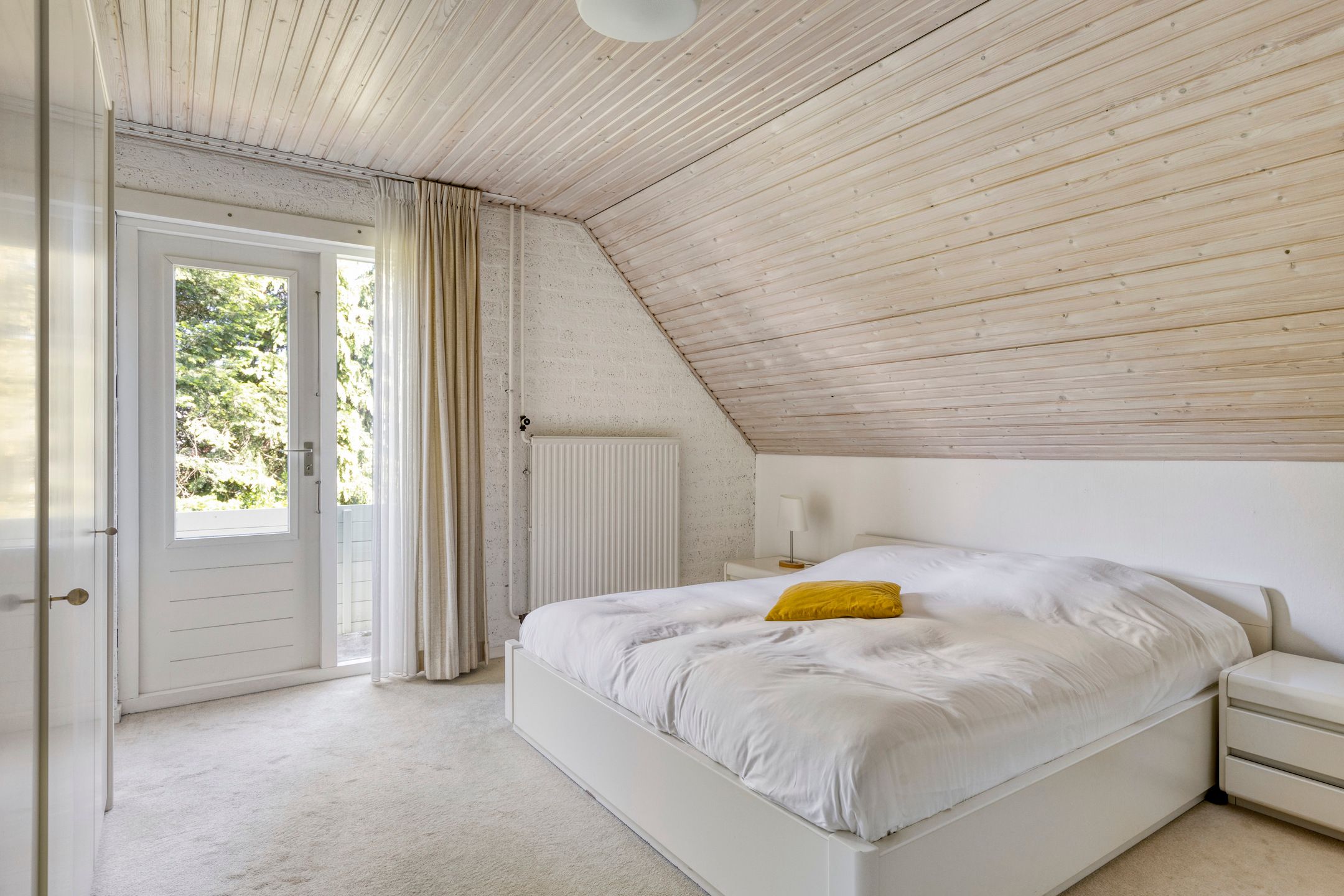 Foto 27 van Mercury 10