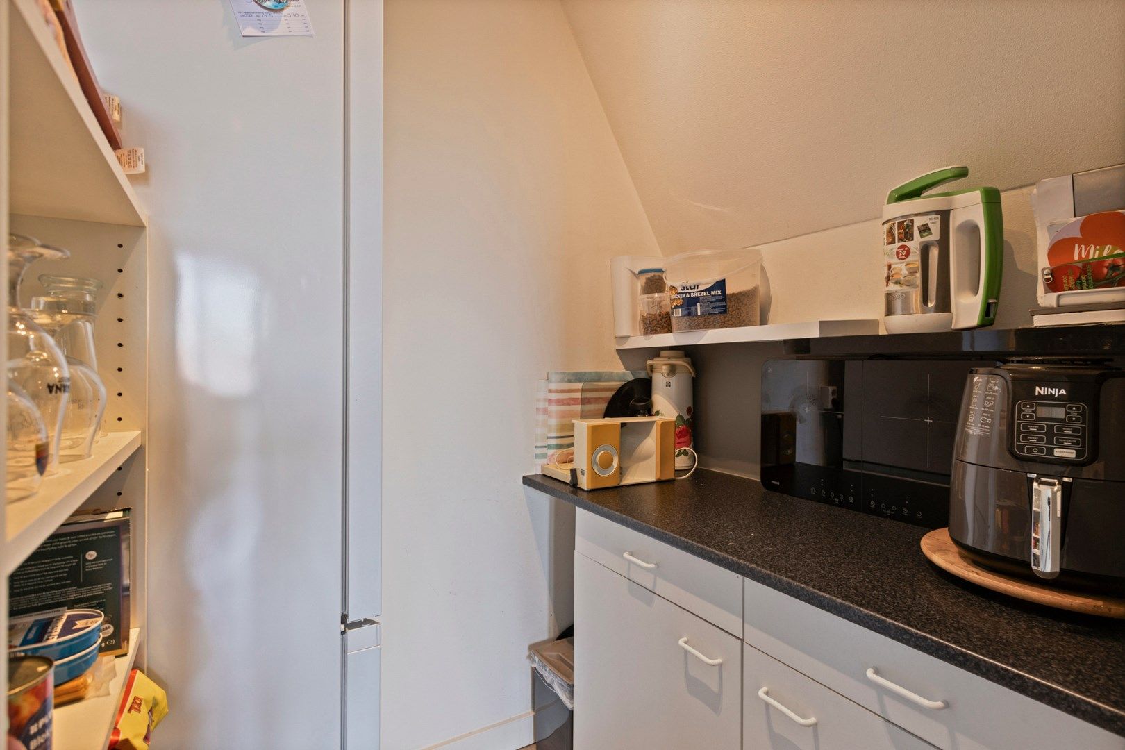 Foto 21 van Burgemeester Wijnenstraat 6