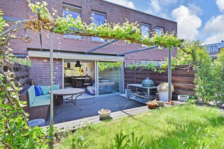 Photo 21 of Marga Klompéstraat 41