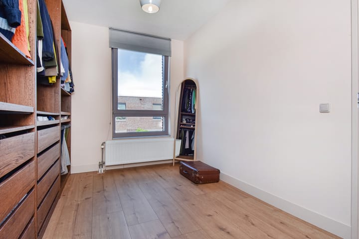 Photo 32 of Marga Klompéstraat 41