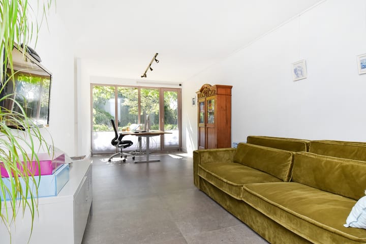 Photo 35 of Marga Klompéstraat 41