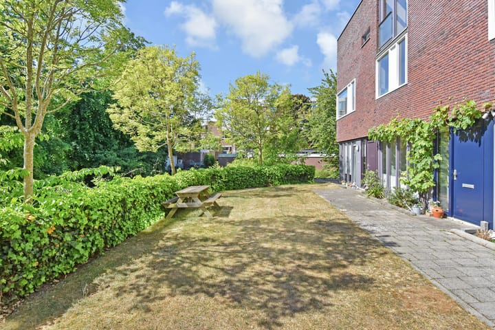 Photo 43 of Marga Klompéstraat 41