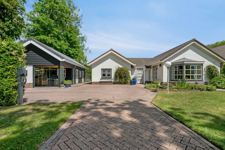 Foto 2 van Dorpsstraat 4