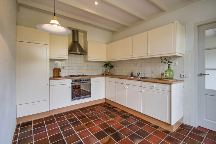 Foto 15 van Burg. Verwielstraat 99