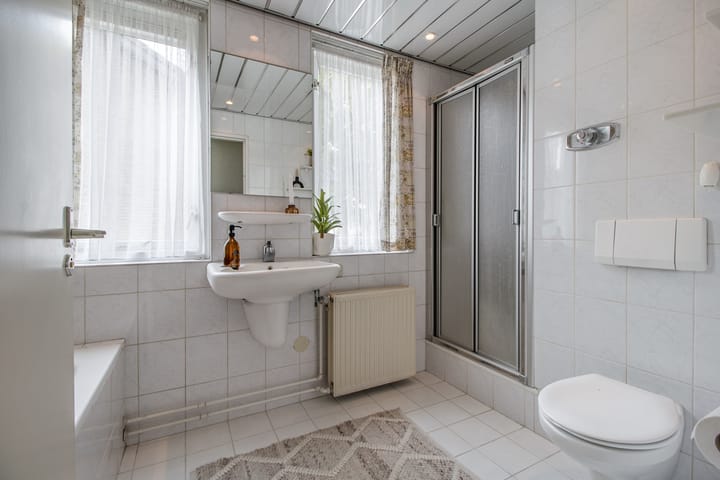 Foto 24 van Burg. Verwielstraat 99