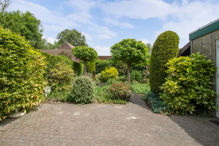 Foto 35 van Burg. Verwielstraat 99