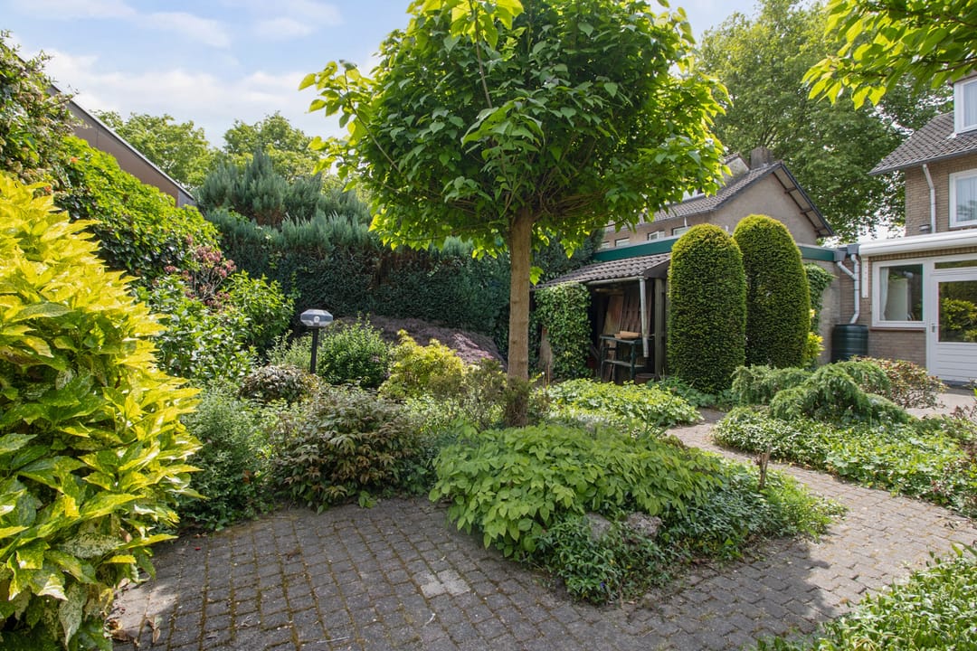 Foto 38 van Burg. Verwielstraat 99