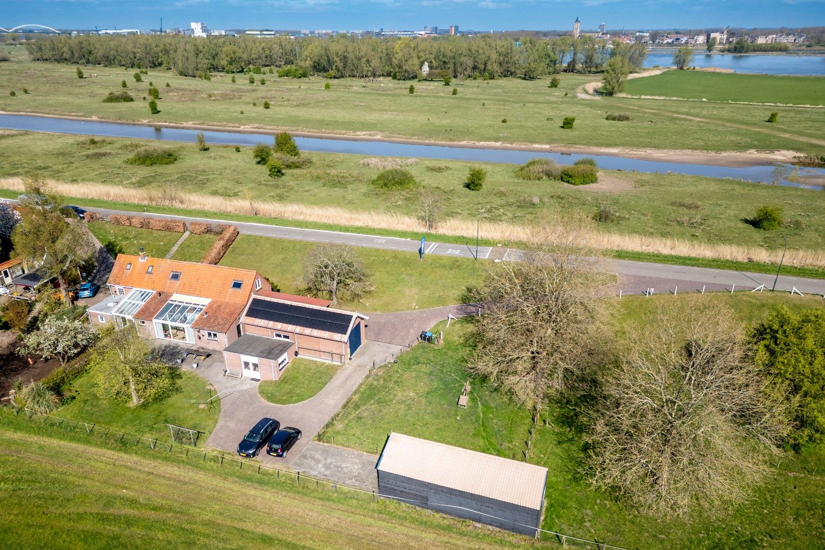 Photo 3 of Merwededijk 23