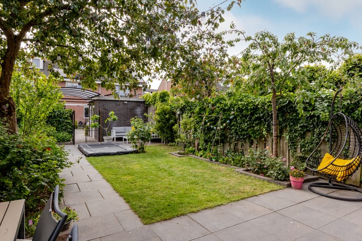 Foto 57 van Vrouwenmantel 45