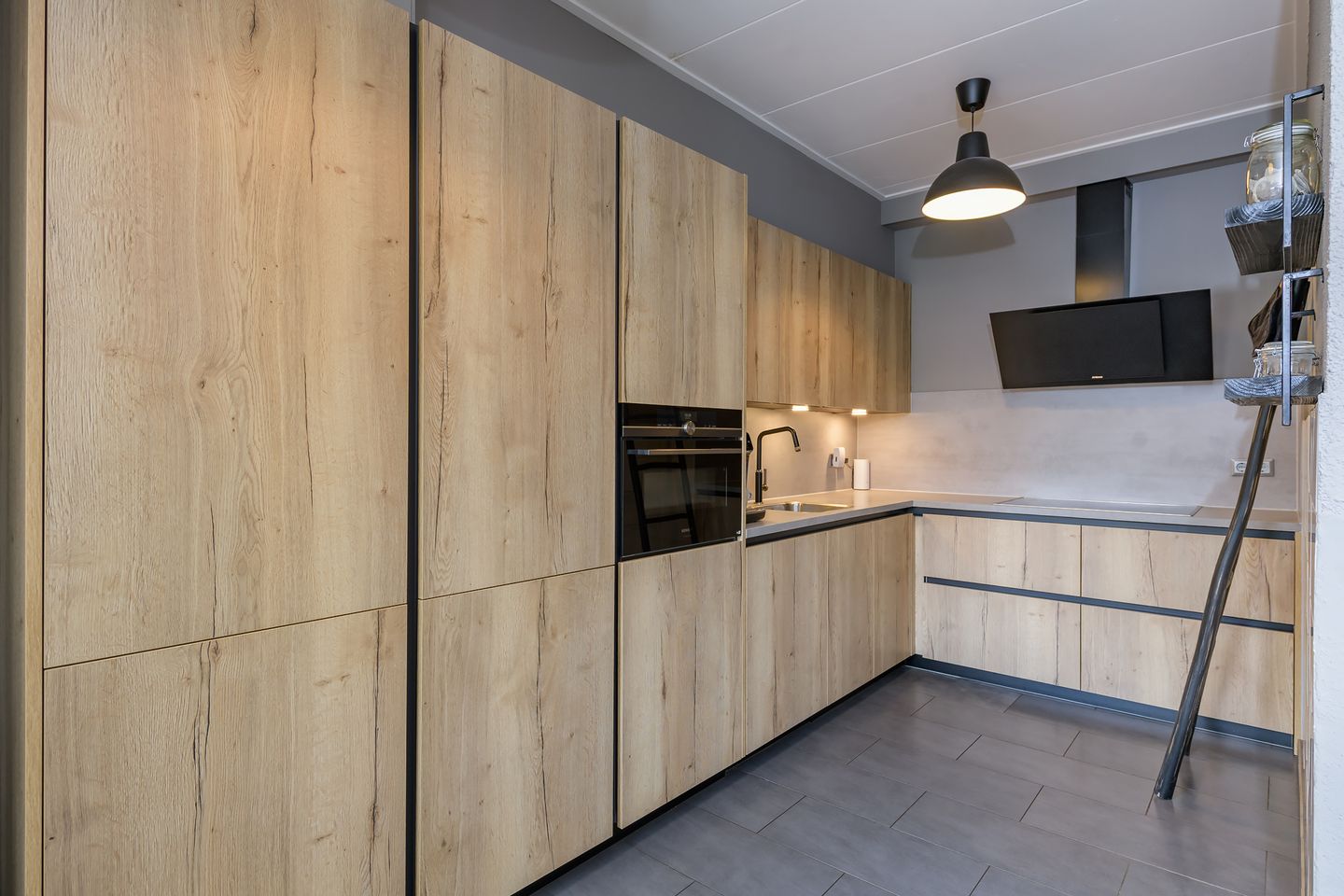 Foto 14 van Ruys de Beerenbrouckstraat 9