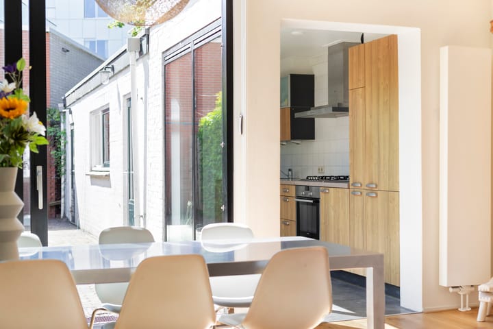 Foto 14 van Adelheidstraat 16