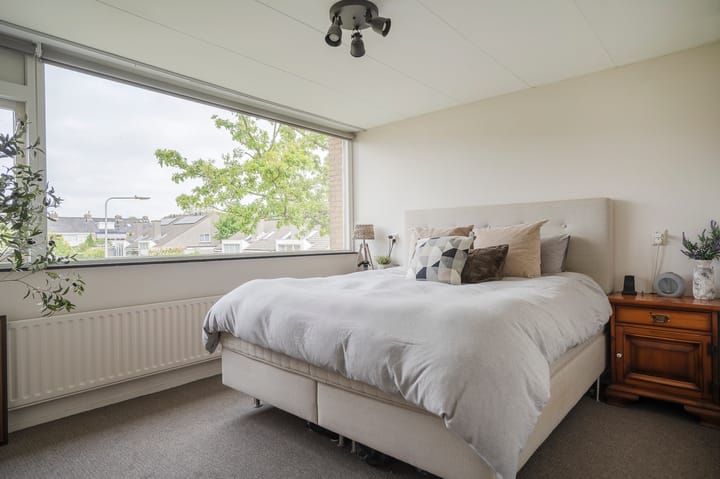 Photo 40 of Van Warmondlaan 1