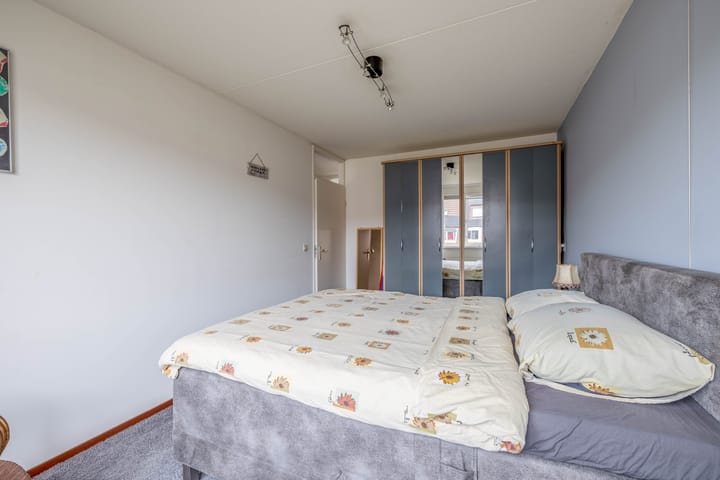 Foto 16 van Marga Klompéstraat 49