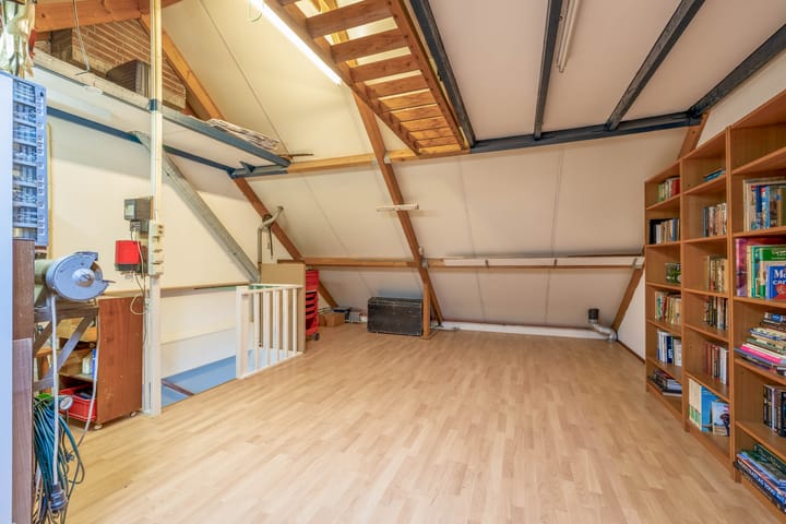 Foto 25 van Marga Klompéstraat 49