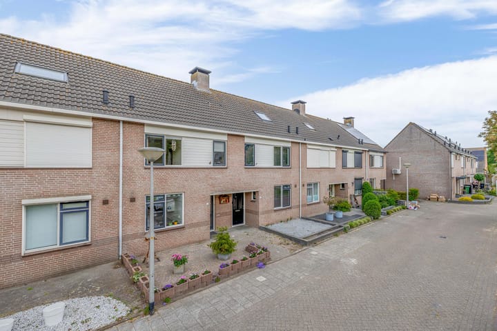 Foto 27 van Marga Klompéstraat 49