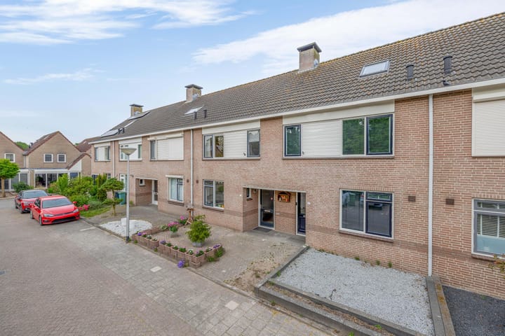 Foto 28 van Marga Klompéstraat 49