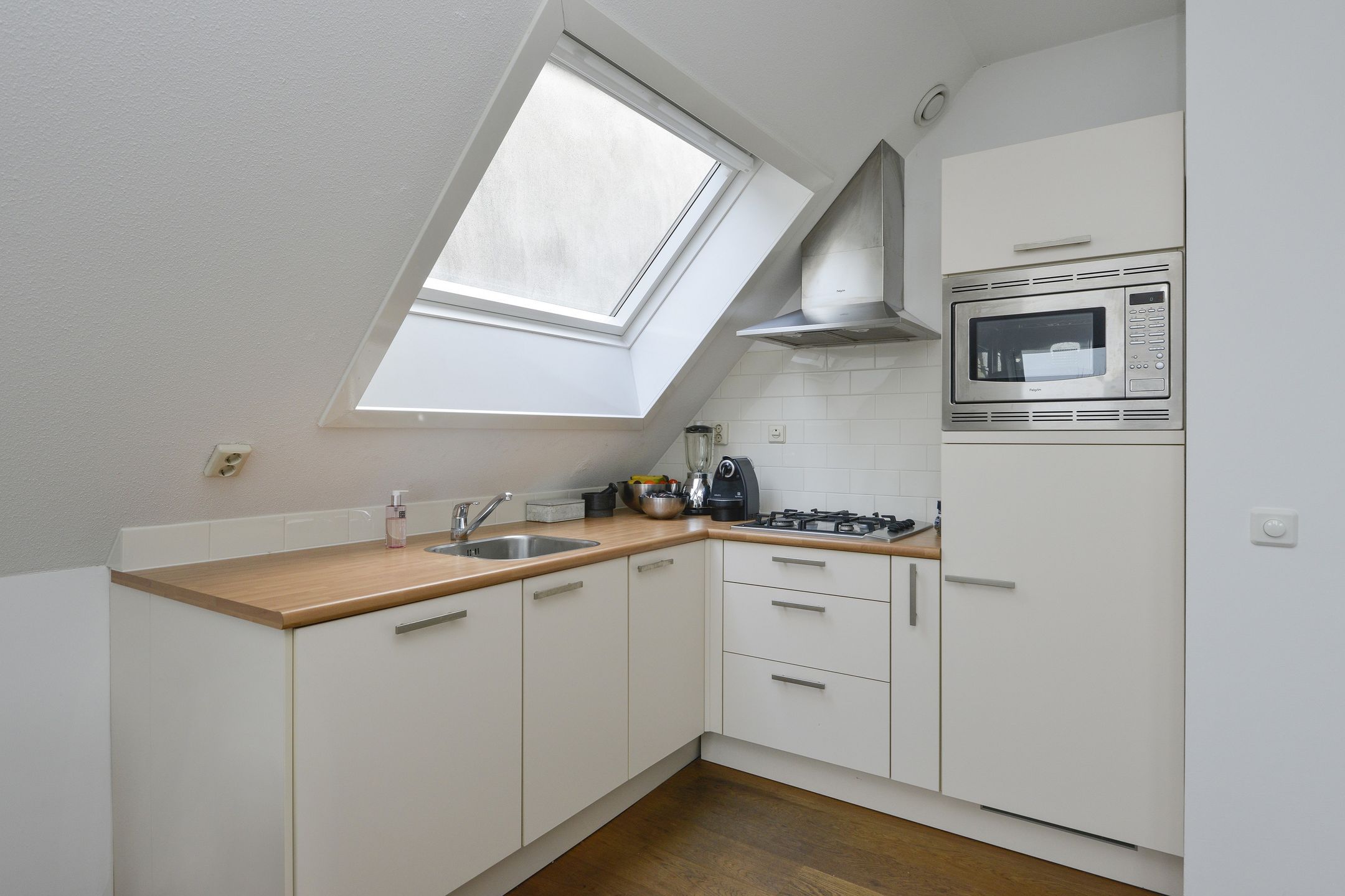 Photo 6 of Marnixstraat 93-E