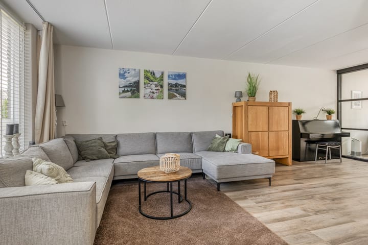 Photo 12 of Entinge 122