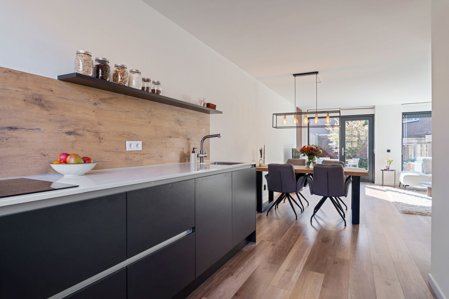 Photo 25 of Weidevogellaan 101