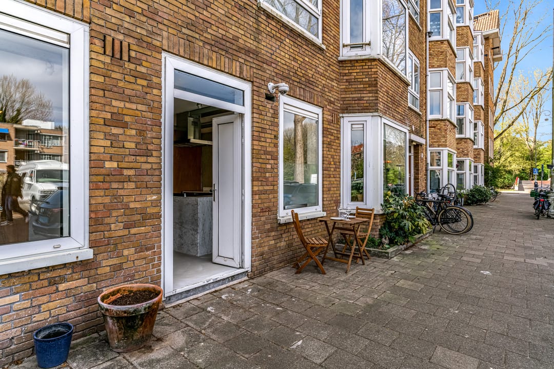 Photo 2 of Van Walbeeckstraat 107-H