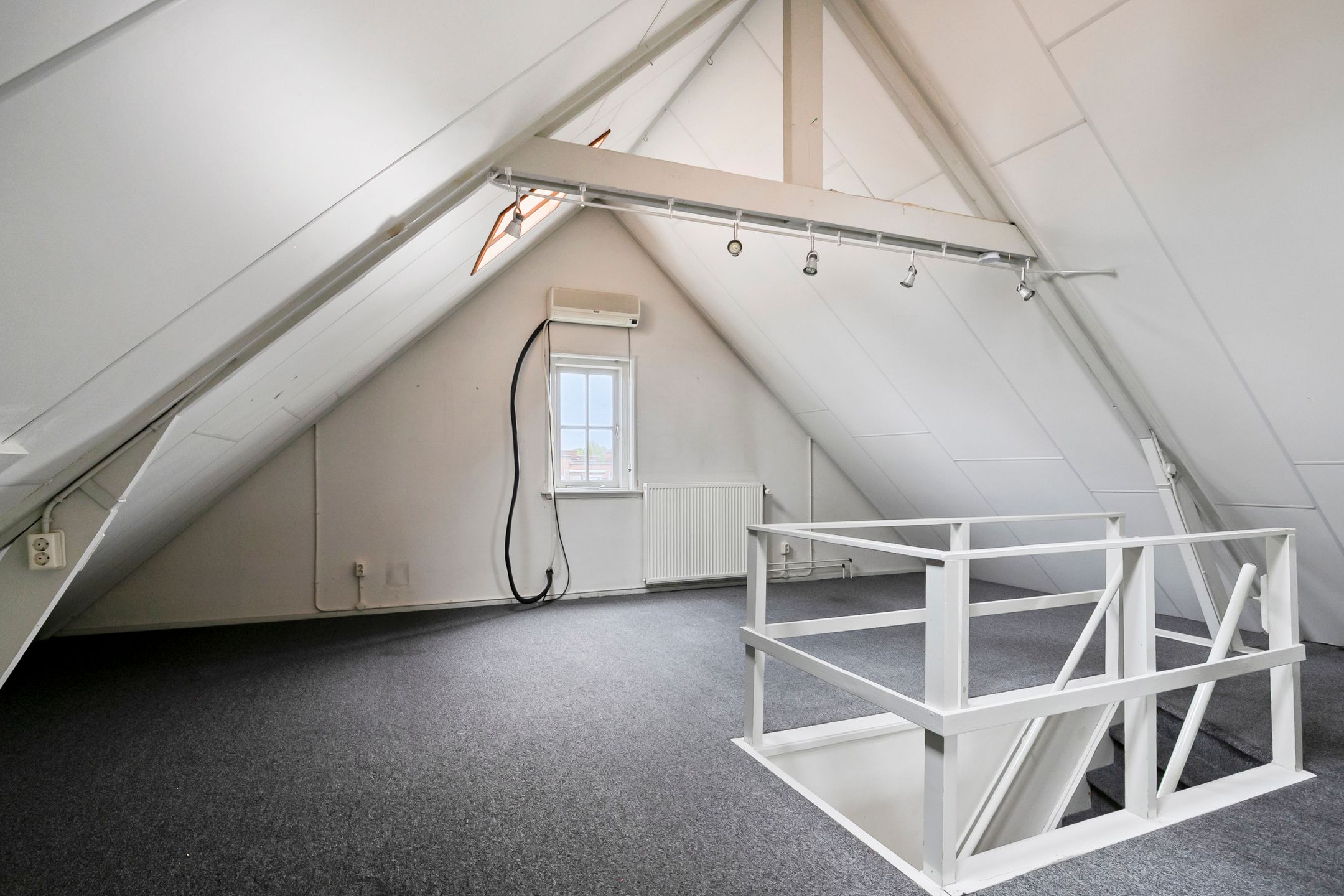 Photo 39 of Hoofdstraat 5