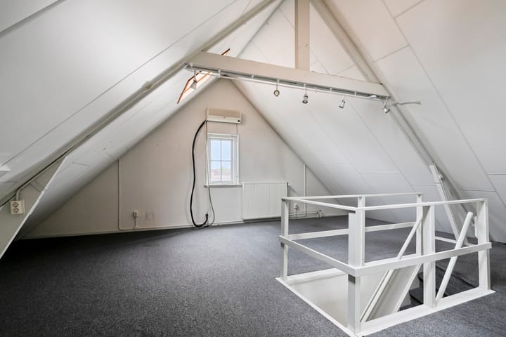 Photo 39 of Hoofdstraat 5