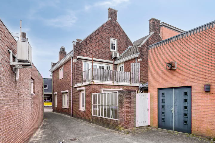 Photo 45 of Hoofdstraat 5