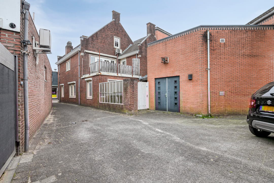 Photo 46 of Hoofdstraat 5