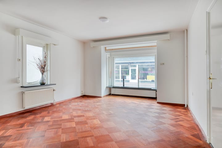 Photo 11 of Hoofdstraat 5