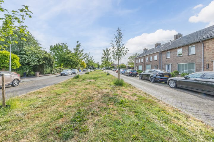 Foto 32 van Leeuwenlaan 9