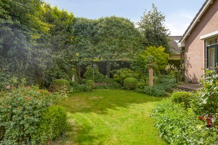 Foto 27 van Verheijen van Estveltstraat 3