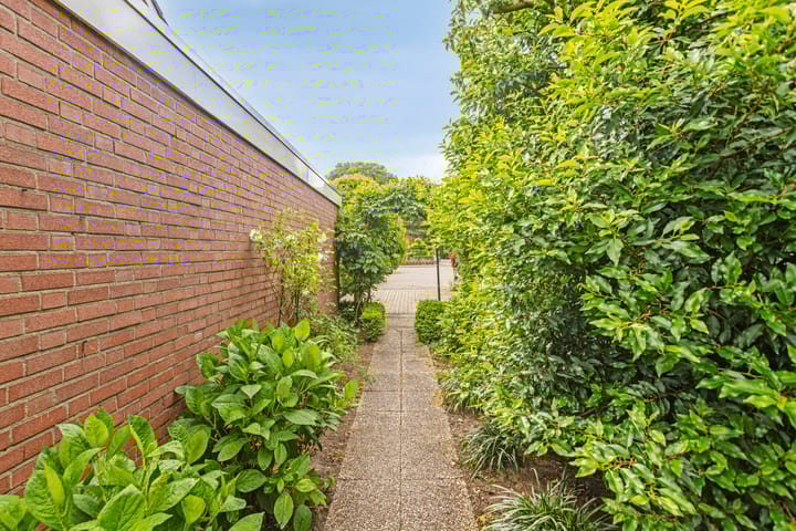 Foto 30 van Verheijen van Estveltstraat 3