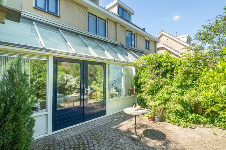 Photo 2 of Elisabeth Catsvliet 14