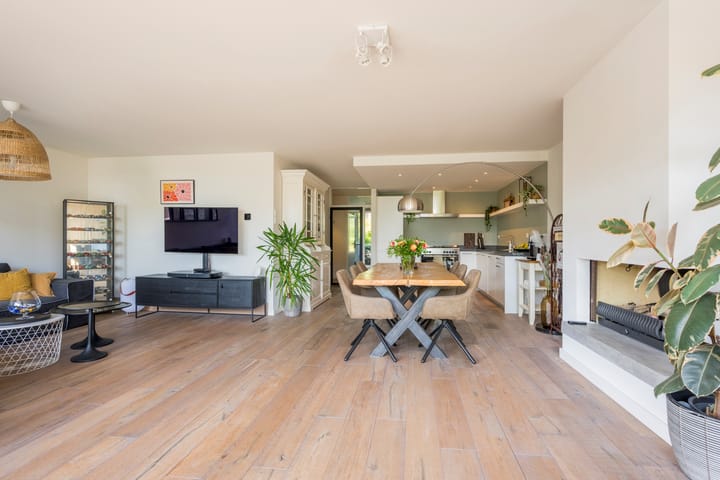 Photo 6 of van Weedestraat 77