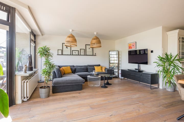 Photo 7 of van Weedestraat 77